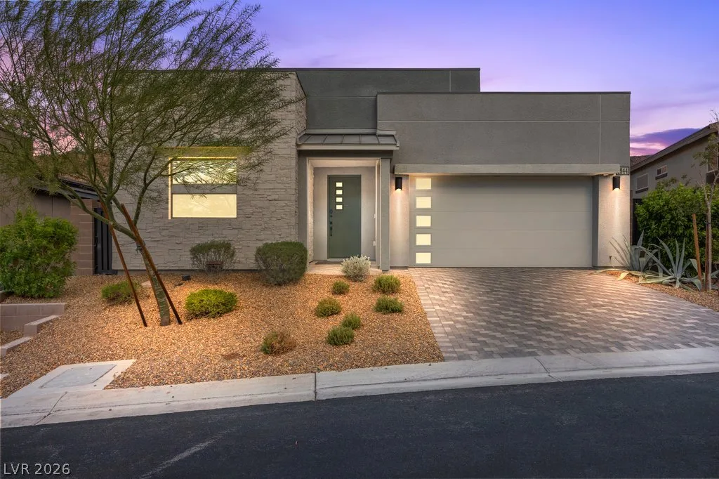 1944 Regal Bluff Drive — photo 1