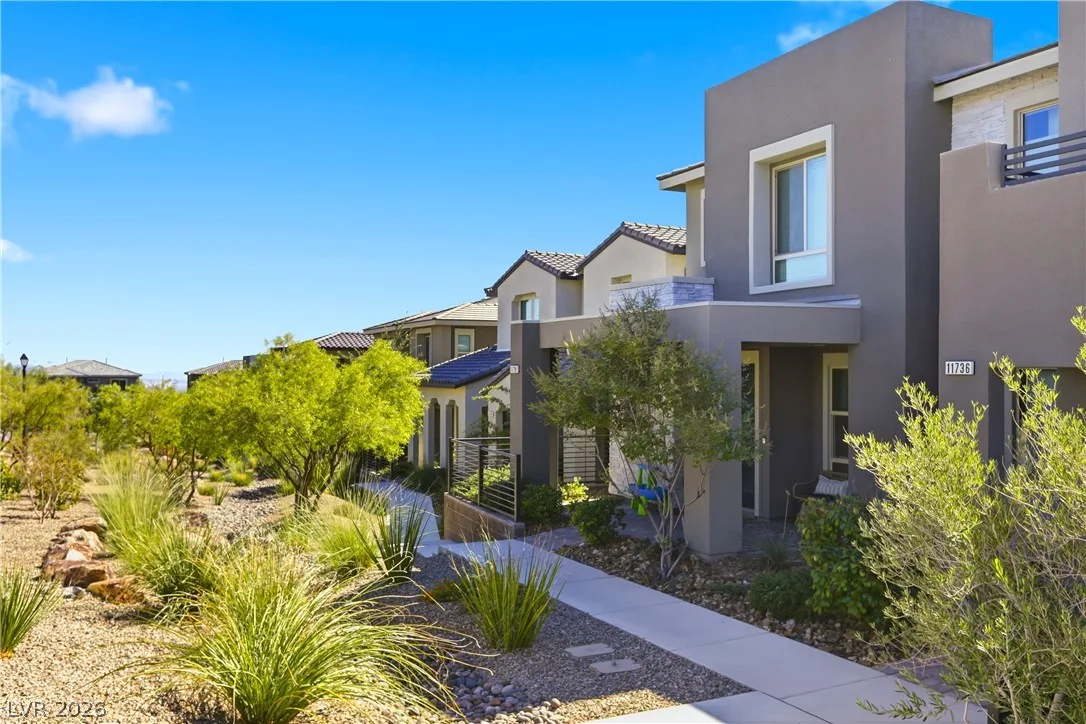 11712 Redwood Mountain Avenue — photo 1
