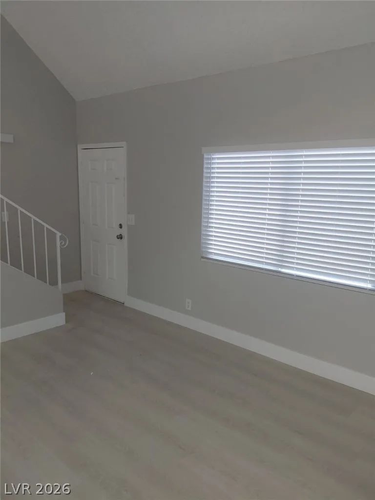 5228 Garden Lane — photo 2