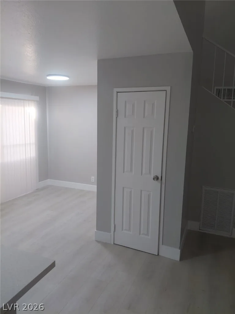 5228 Garden Lane — photo 3