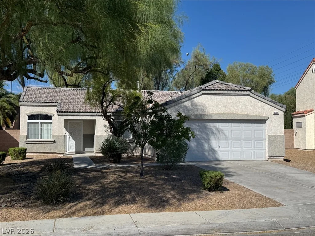 3720 Shimmering Creek Avenue — photo 1