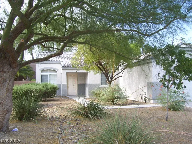 3720 Shimmering Creek Avenue — photo 2