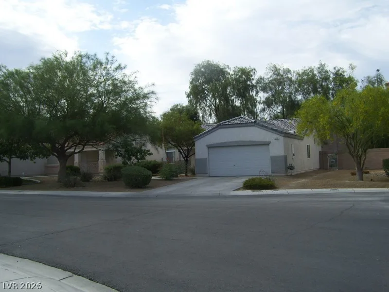 3720 Shimmering Creek Avenue — photo 5