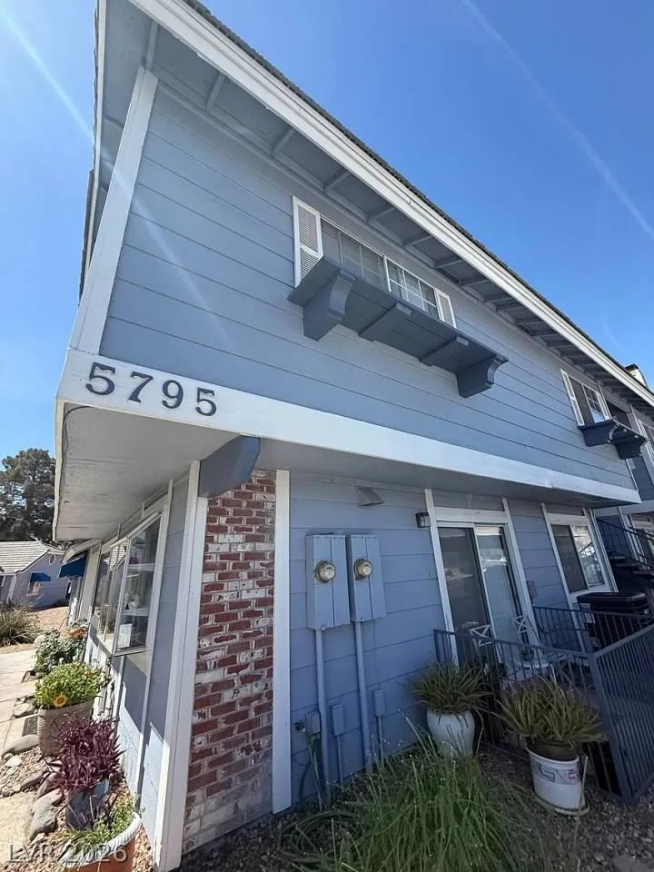 5795 Medallion Drive 202 — photo 2