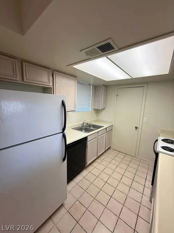 5795 Medallion Drive 202 — photo 5