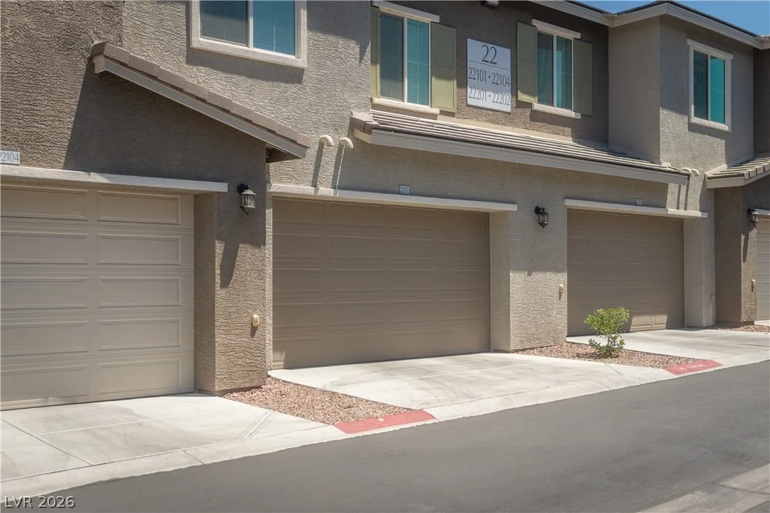 965 Nevada State Drive 22103 — photo 2