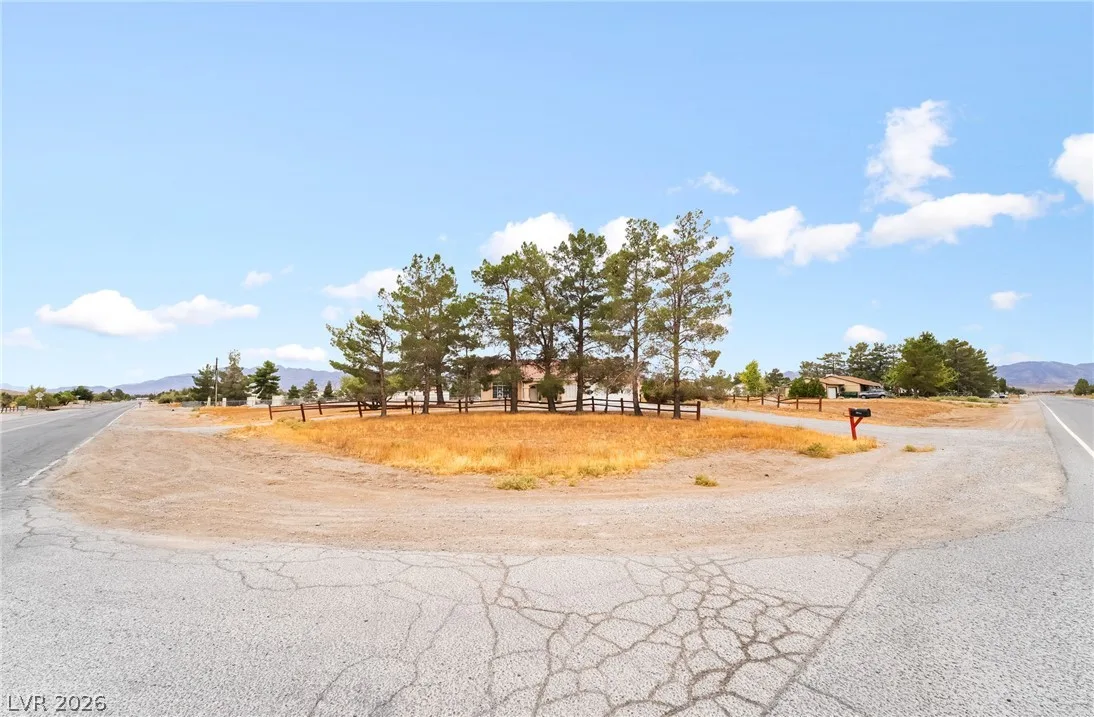 1741 West Calvada Boulevard — photo 1