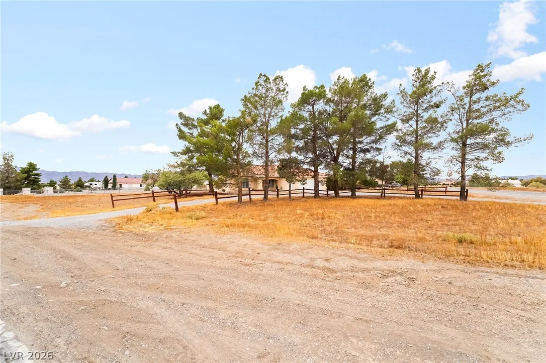 1741 West Calvada Boulevard — photo 3