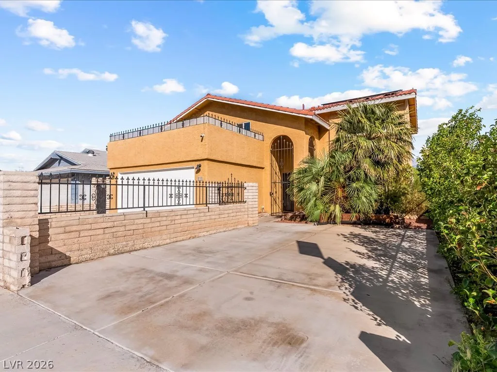513 Dolores Drive — photo 3