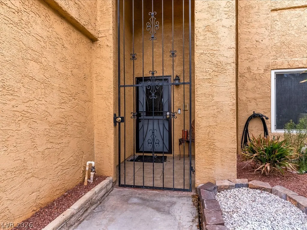 513 Dolores Drive — photo 5