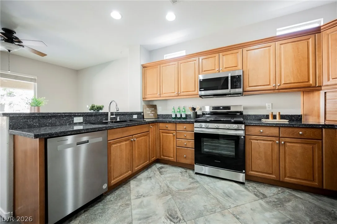 7960 Granite Walk Avenue — photo 2
