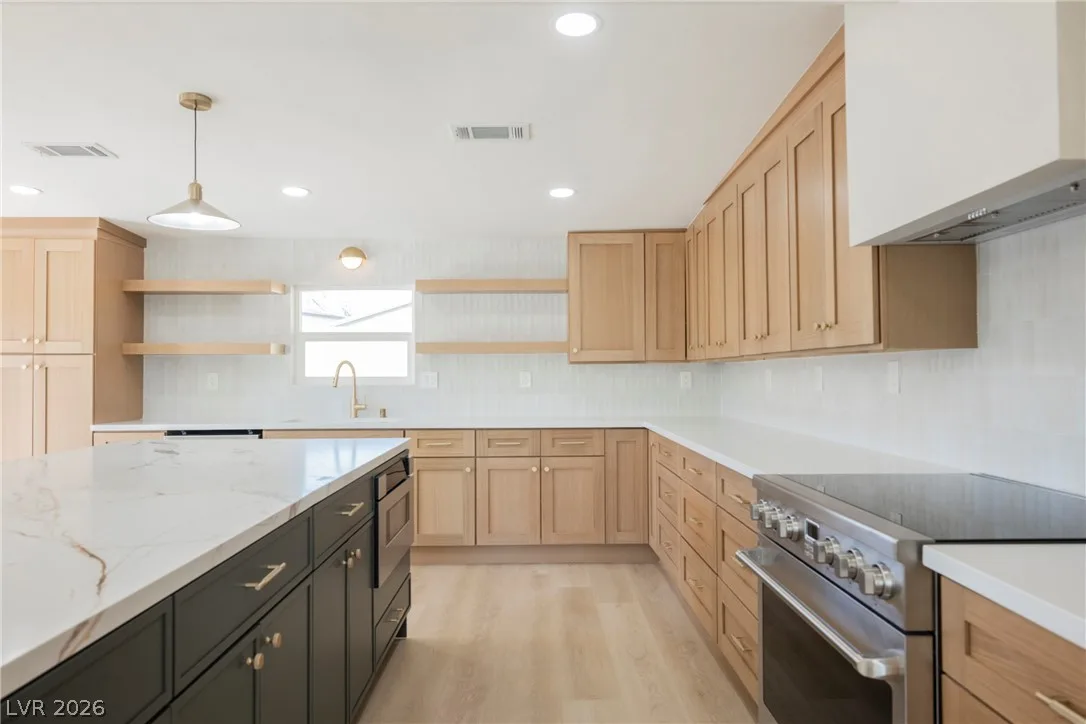 617 East Fairway Road — photo 1