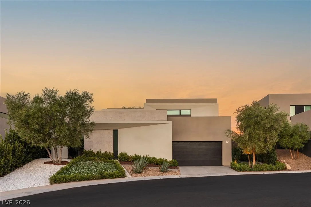 12 Desert Lake Lane — photo 2