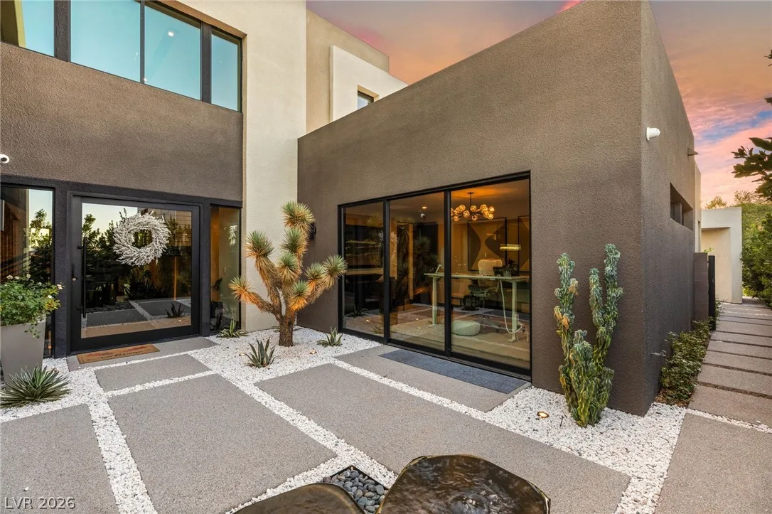 12 Desert Lake Lane — photo 3
