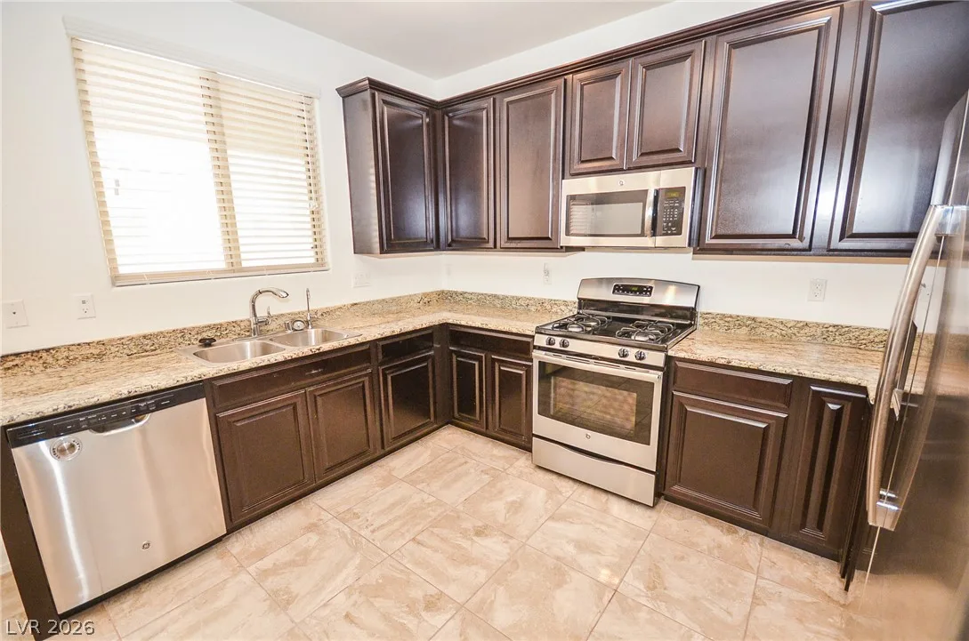 7724 Flowering Quince Drive — photo 3