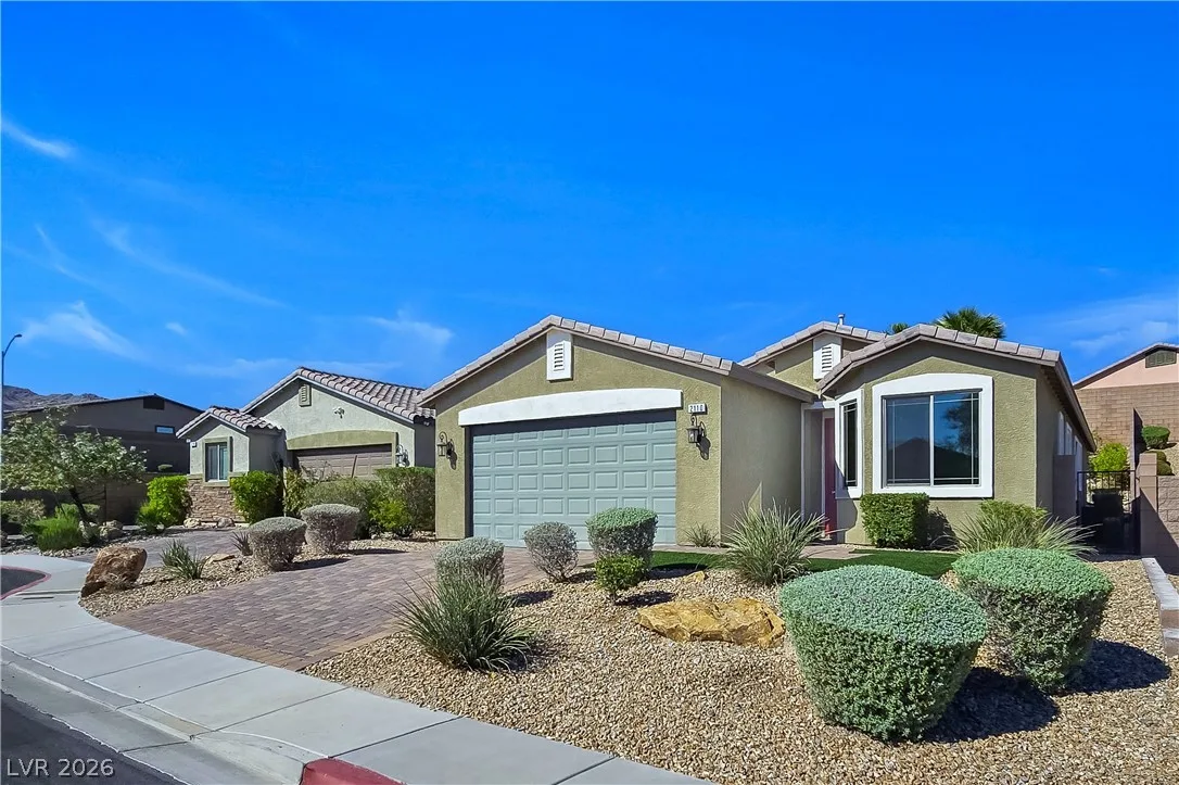 2110 Hunt Woods Court — photo 1
