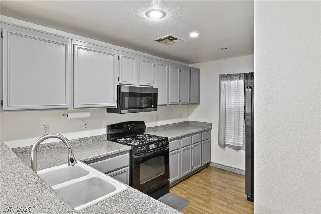 10260 Martinsburg Court — photo 2