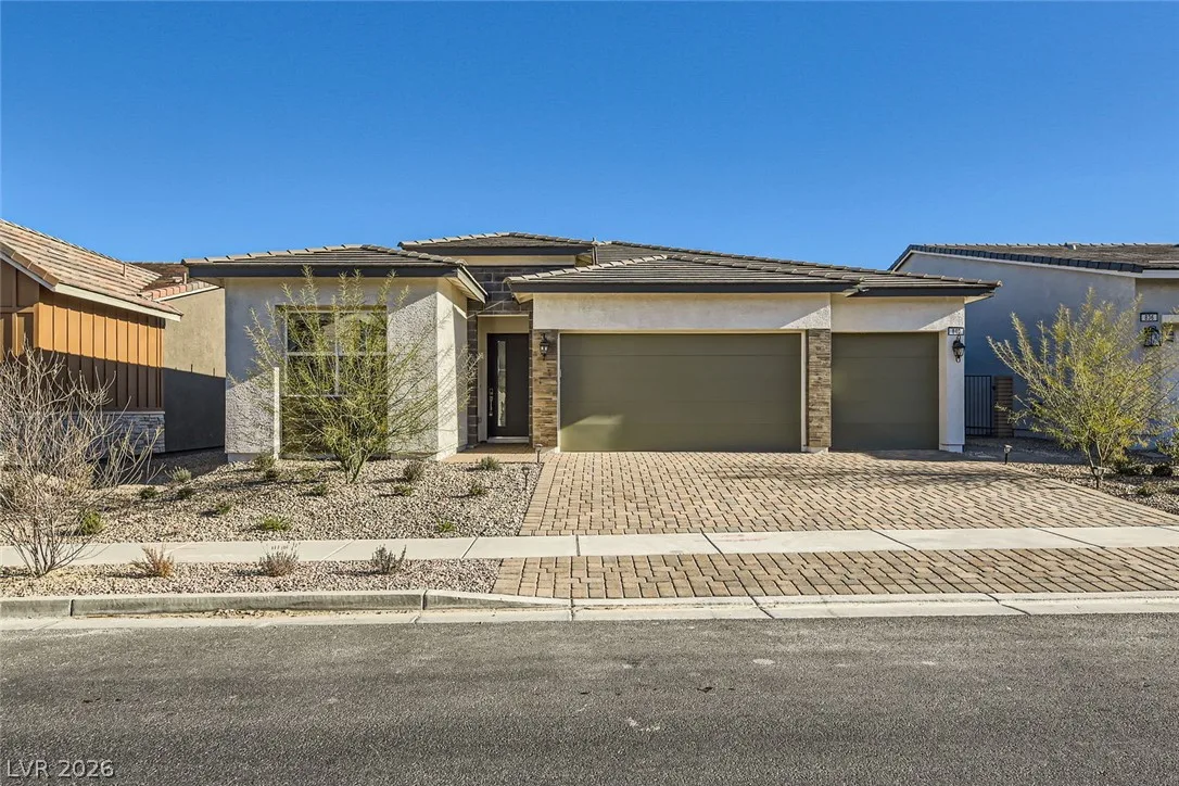 840 Watford Place — photo 1