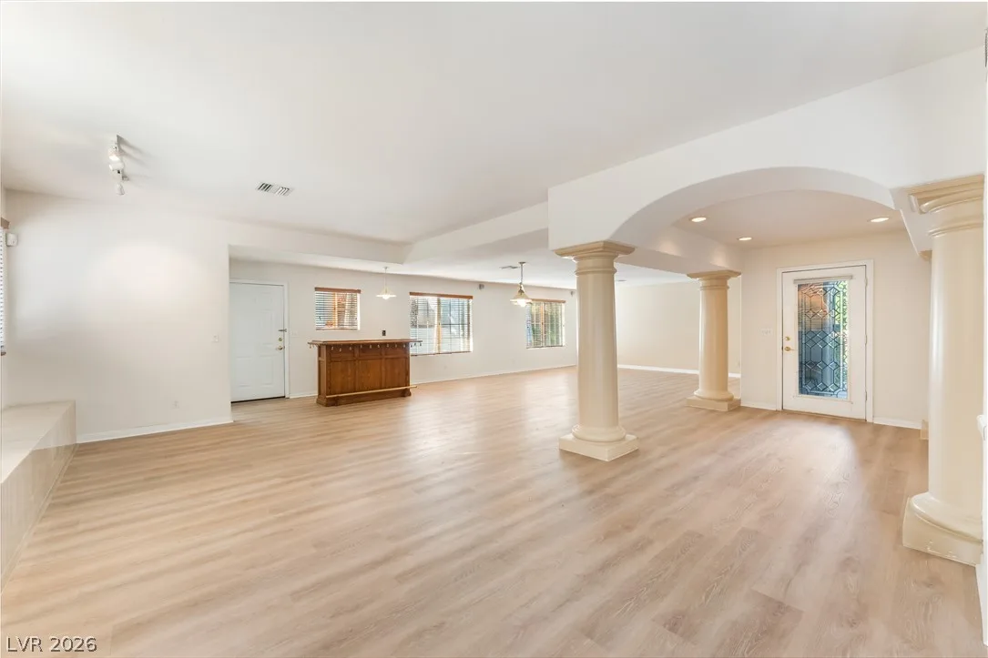 1840 Balzac Drive — photo 5