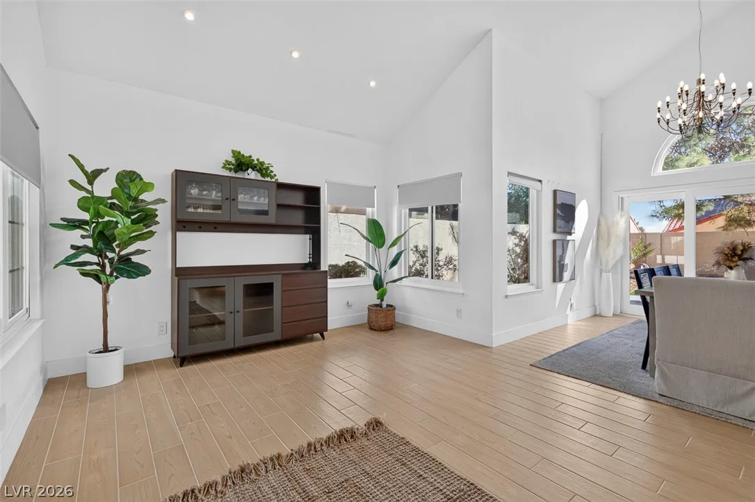 3320 Canyon Lake Drive — photo 4
