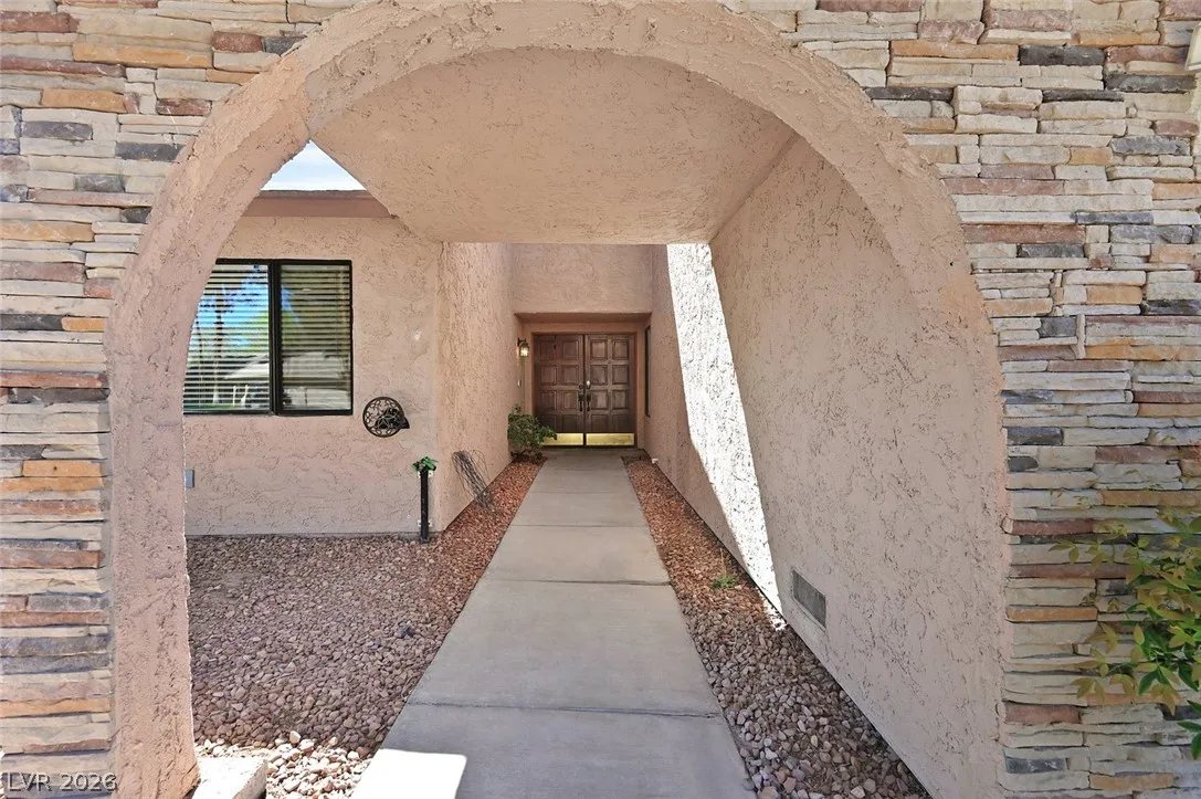 1021 Jimmy Circle — photo 2