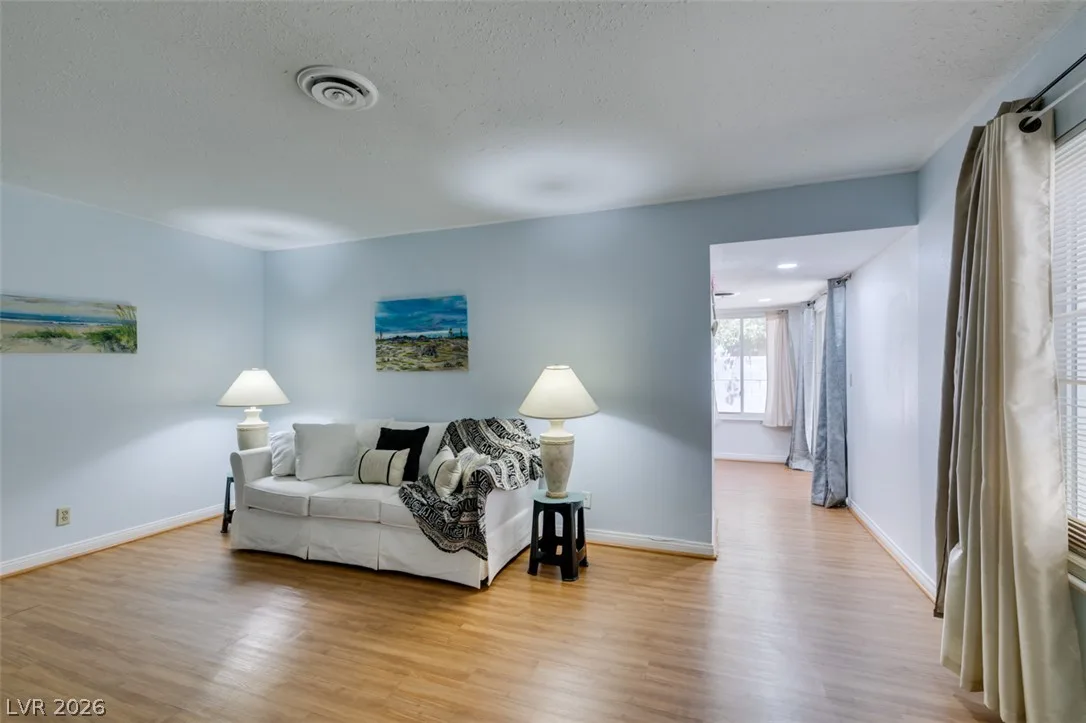 3422 Pecos Way — photo 4