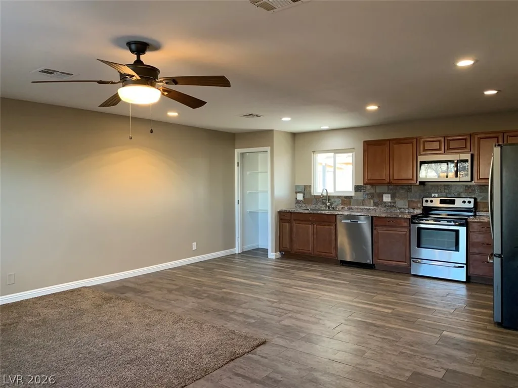 1208 Toledo Street — photo 2