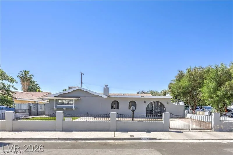 1908 Melinda Avenue — photo 1