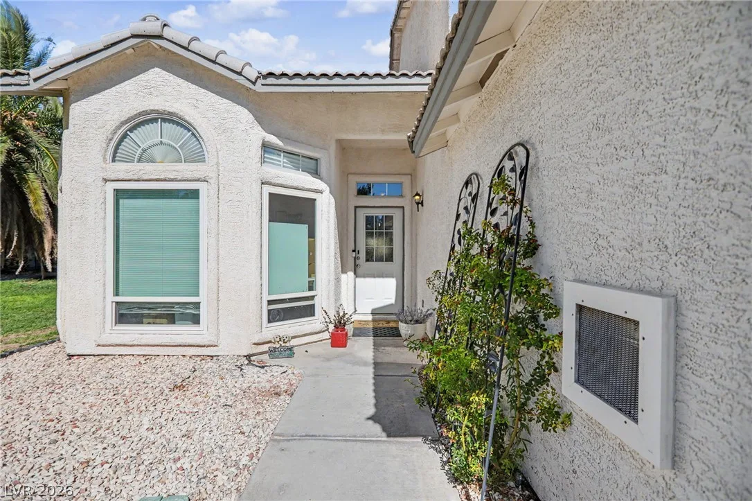 5004 Desert Fir Drive — photo 5