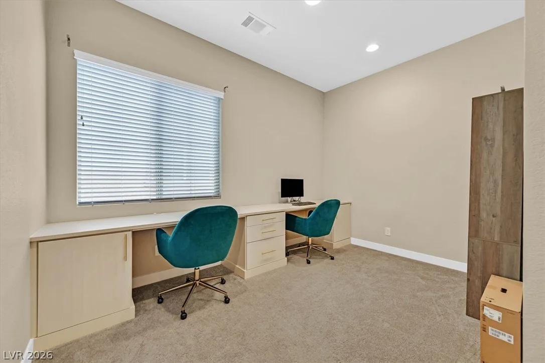 552 Comodo Street — photo 4