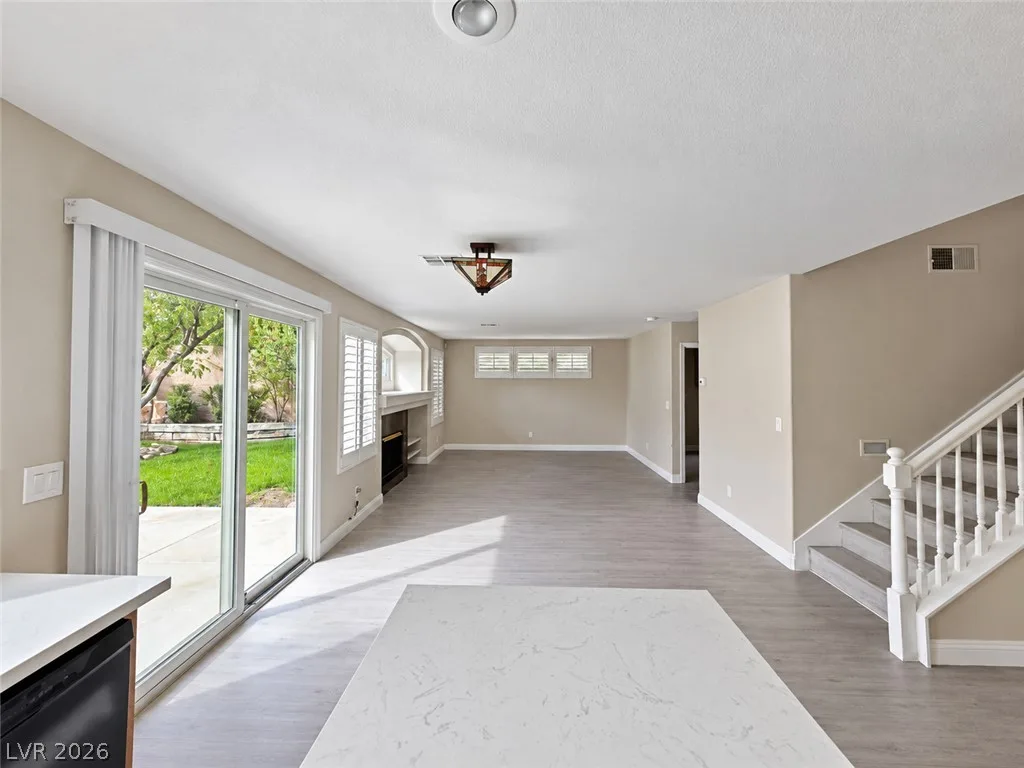 10349 Hunters Meadow Avenue — photo 5