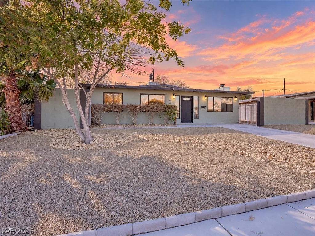 621 Berry Circle — photo 1