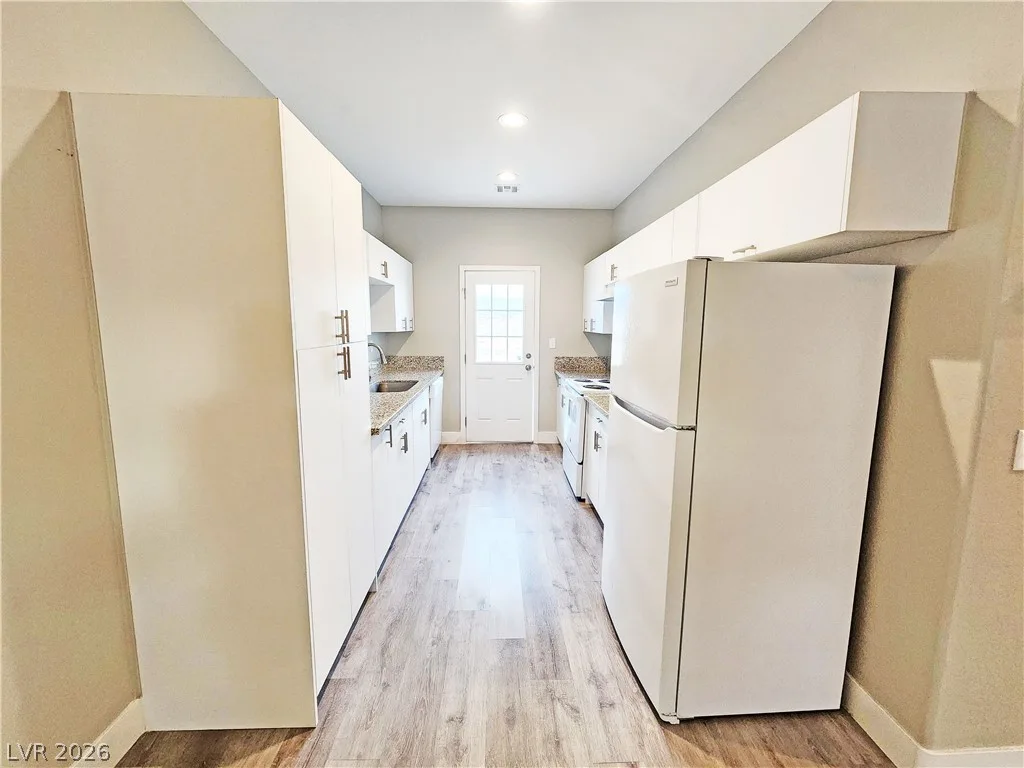 2021 South Galaxy Street 2 — photo 3