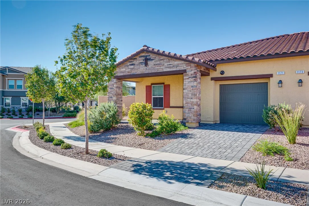1175 Hummingbird Bay Lane — photo 1