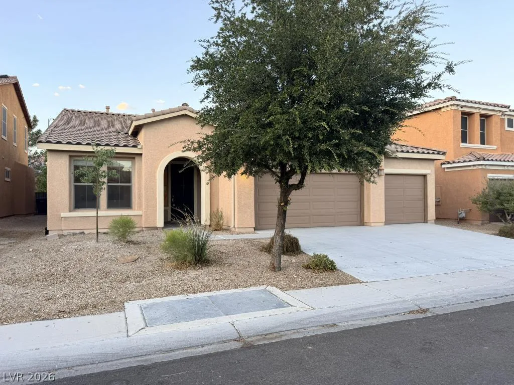 1904 La Calera Avenue — photo 1