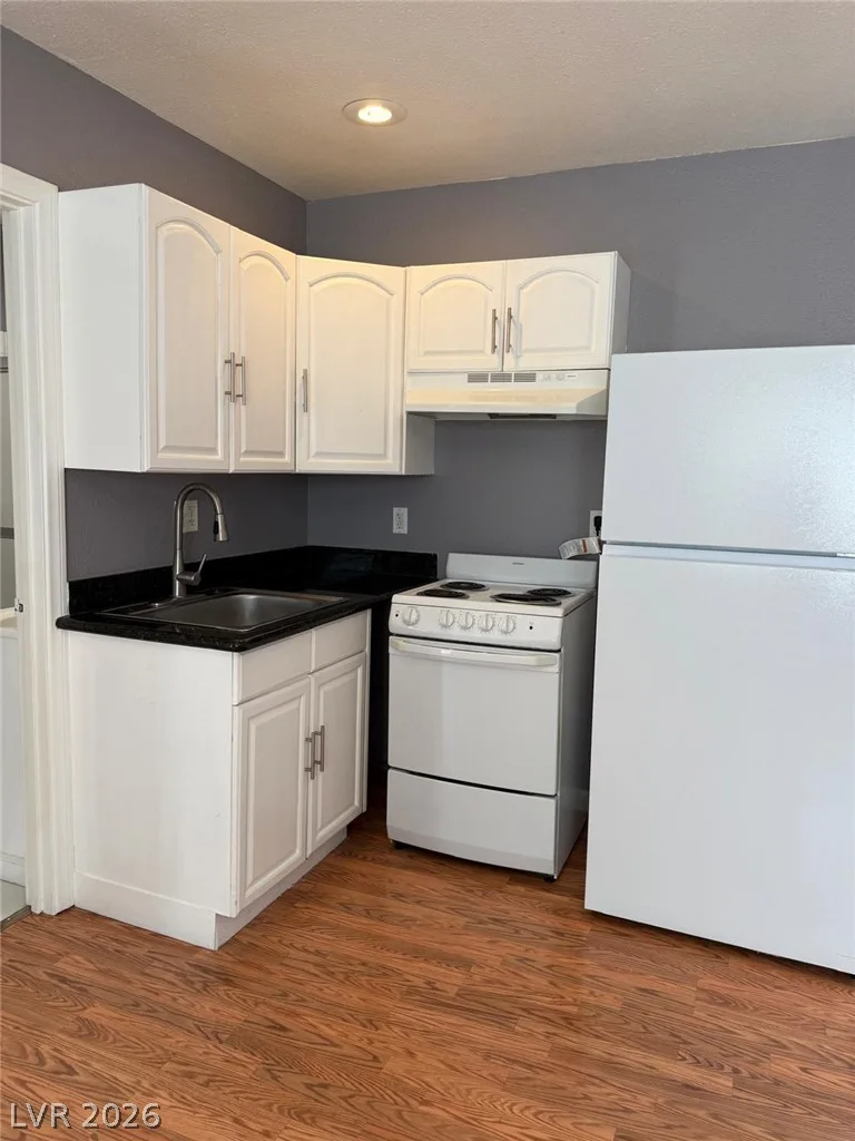331 South 9th Street 4 — photo 3