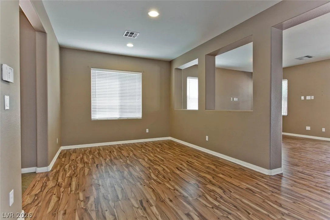 8304 Lambtin Quay Avenue — photo 5