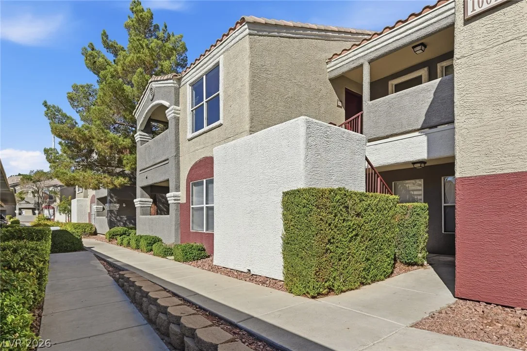 5055 West Hacienda Avenue 1003 — photo 2