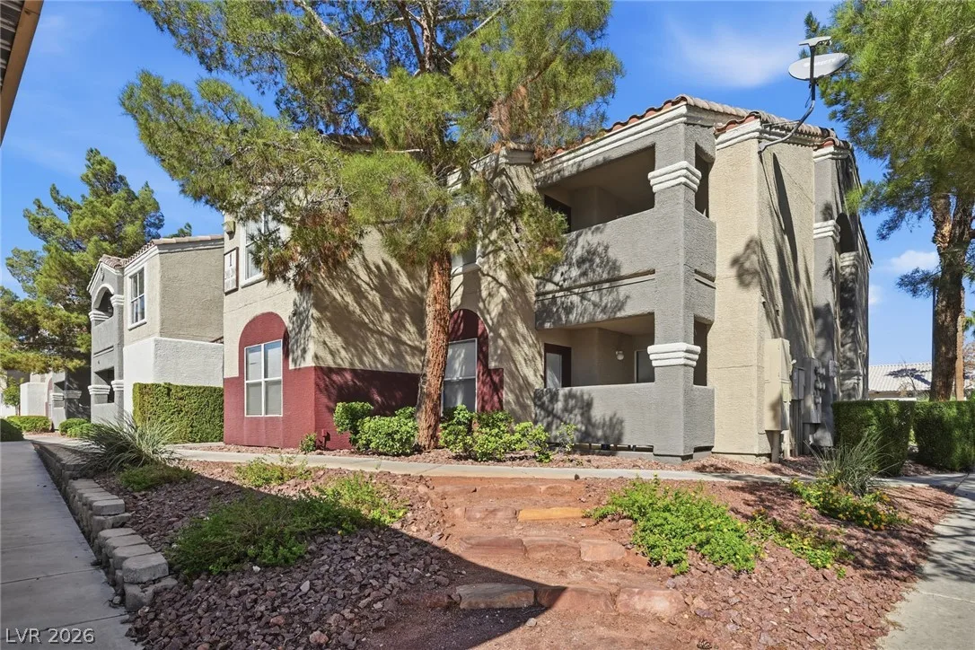 5055 West Hacienda Avenue 1003 — photo 3