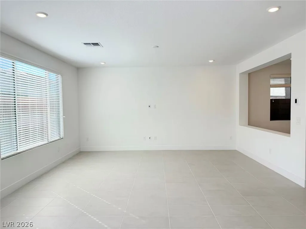 3525 Morning Sunburst Avenue — photo 3