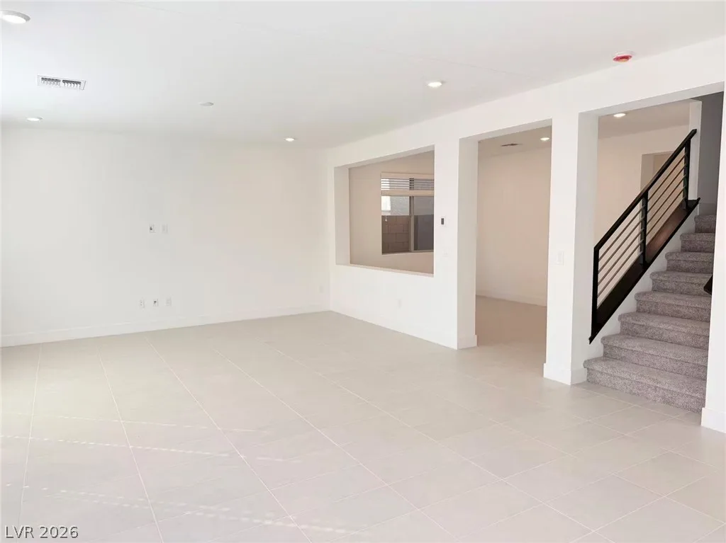 3525 Morning Sunburst Avenue — photo 4