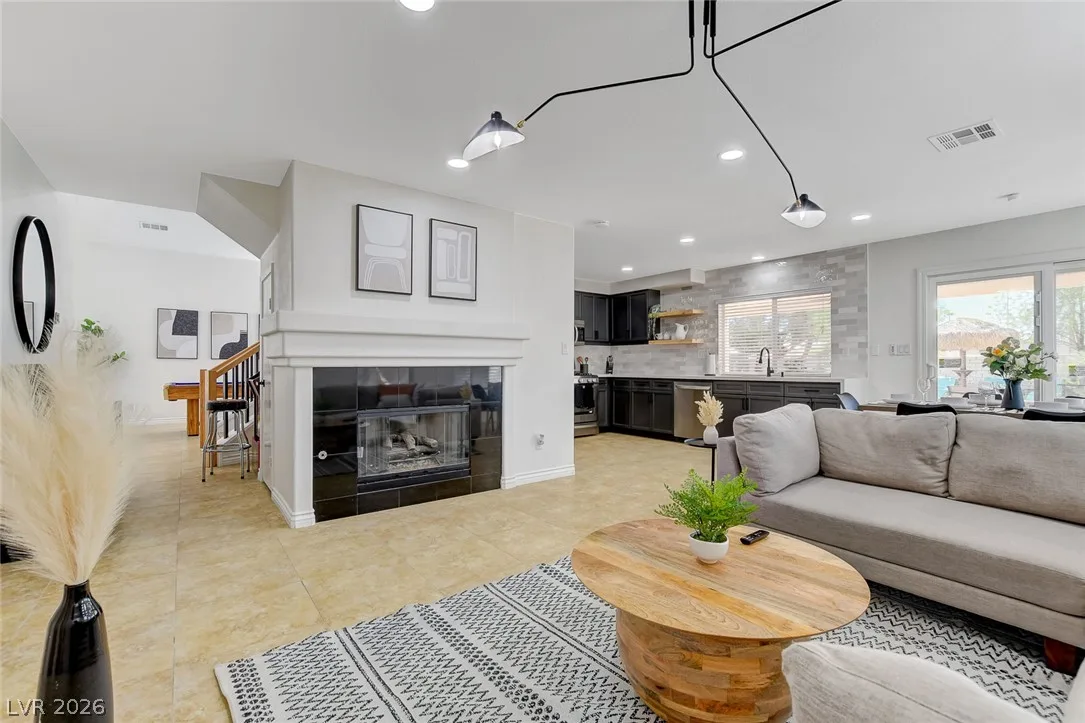 457 Compo Avenue — photo 1