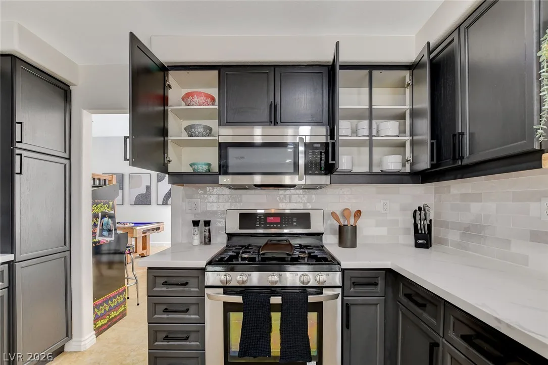 457 Compo Avenue — photo 2