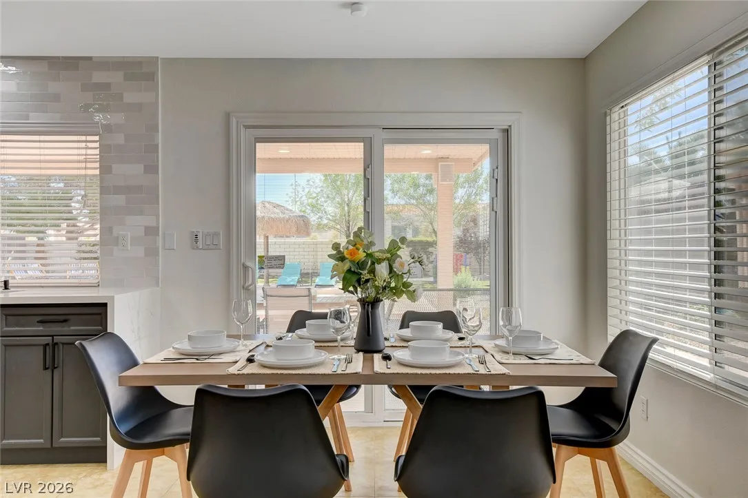 457 Compo Avenue — photo 3