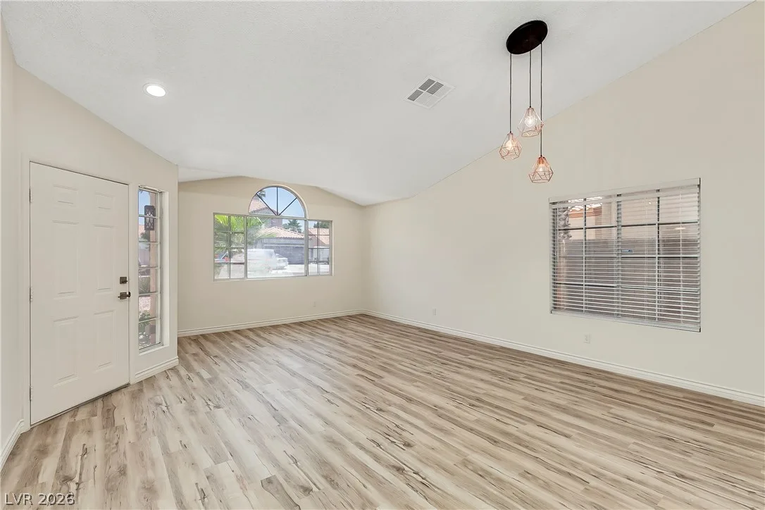 2738 Briarcliff Avenue — photo 4