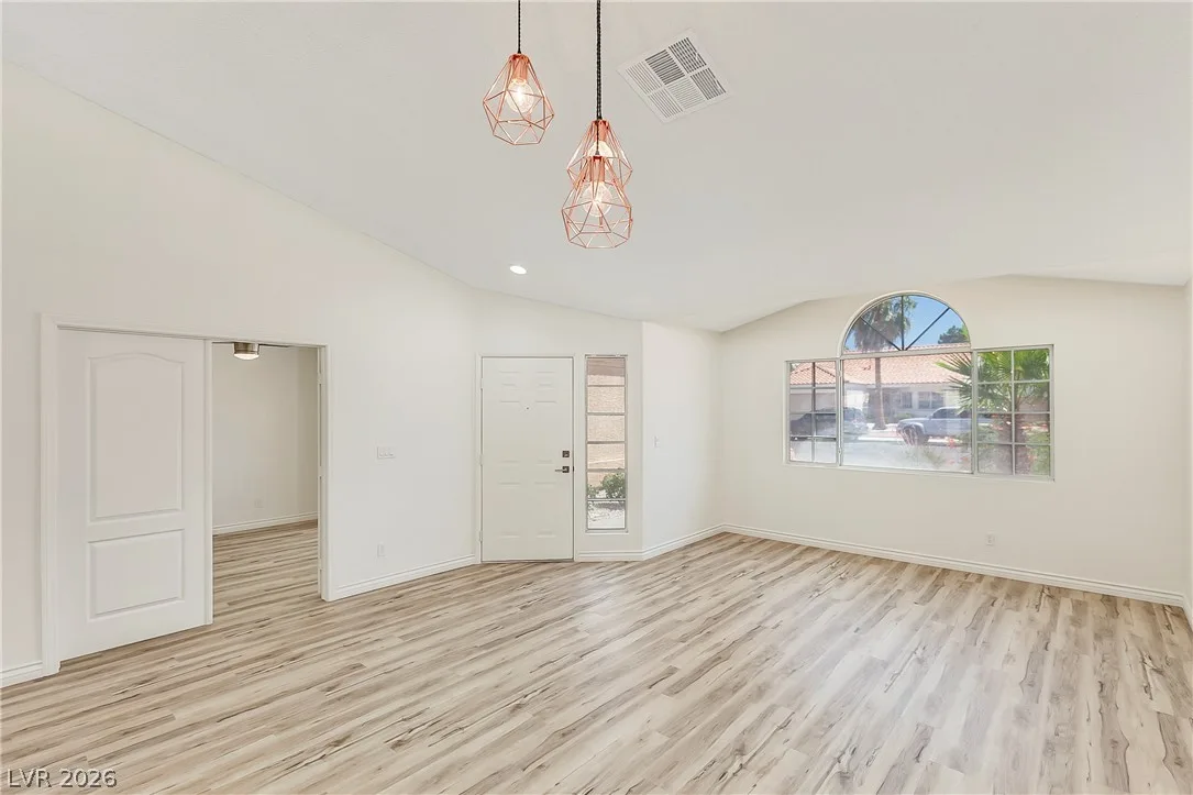 2738 Briarcliff Avenue — photo 5