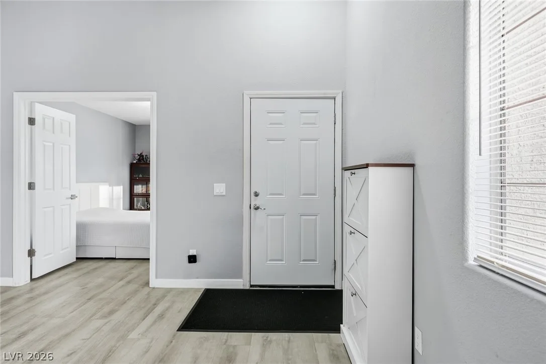 10250 Sun Dusk Lane — photo 3