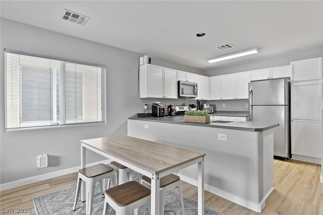 9052 Tailor Made Avenue — photo 2