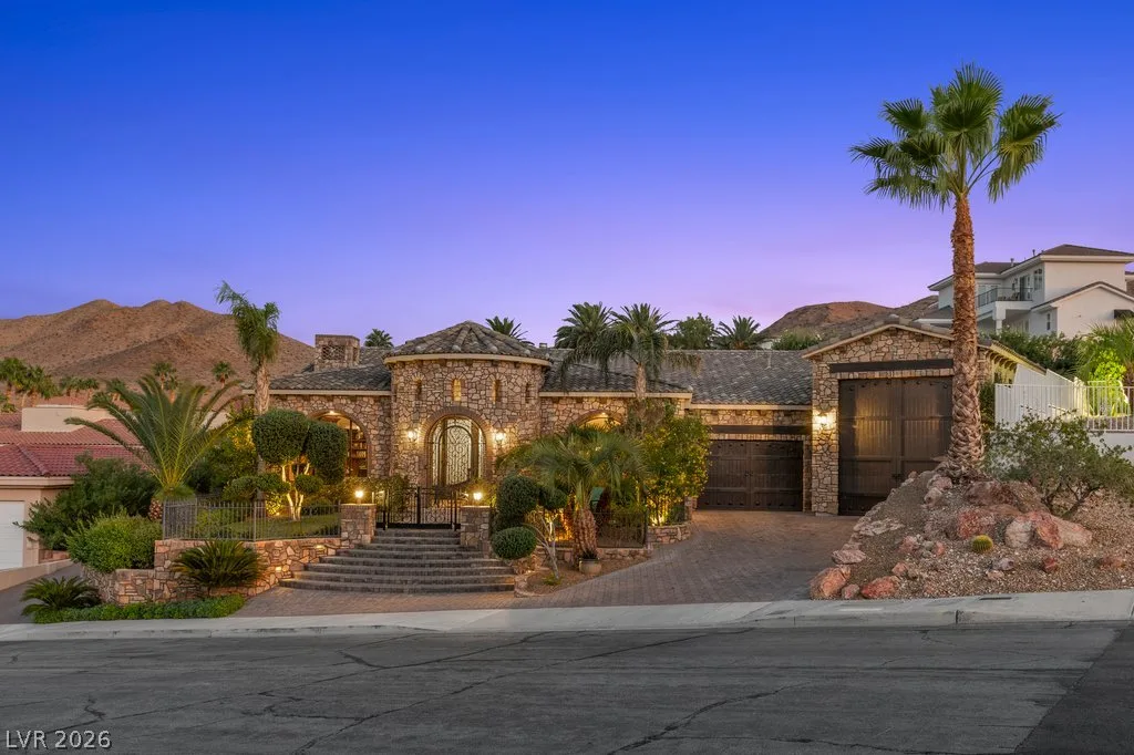 832 Temple Rock Court — photo 1