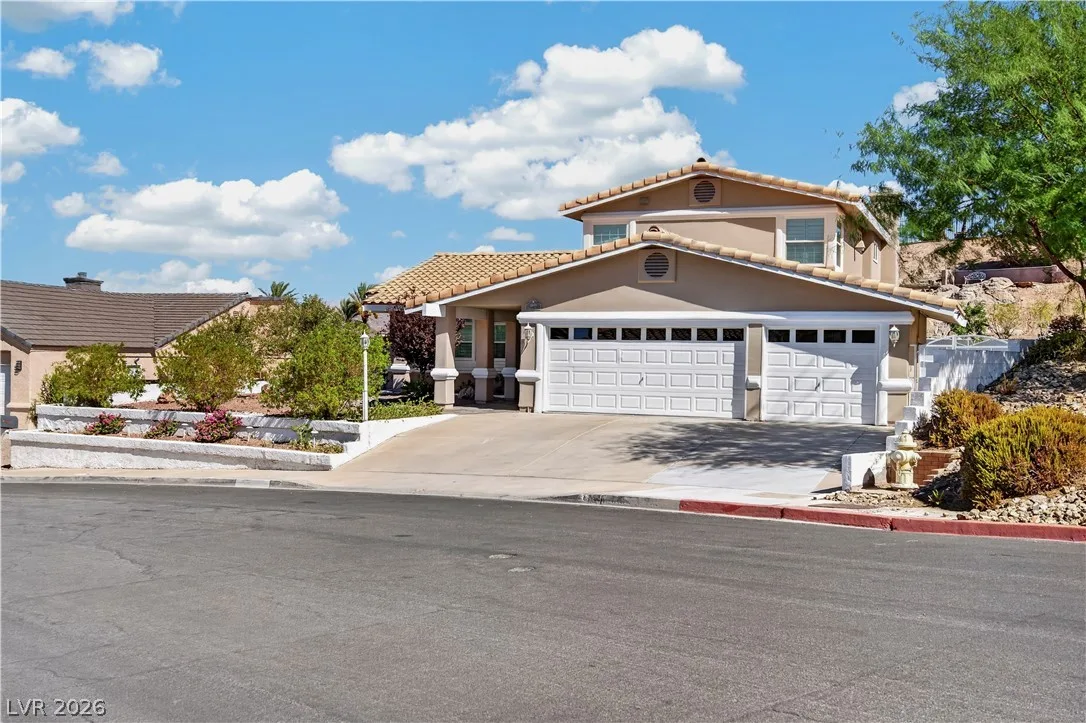 1049 Geranium Drive — photo 3